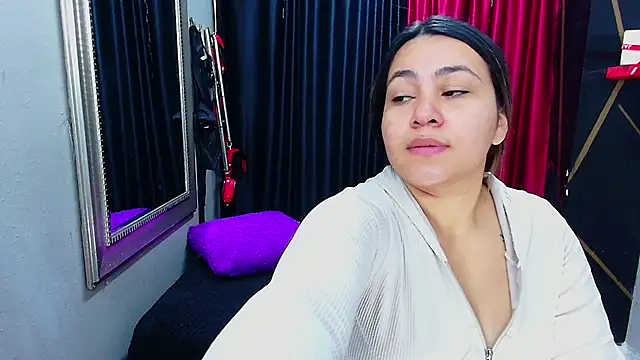 Snapshot of AmorMia chatting on February 2025 12:38:02 PM AmorMia online show from February 2025 12:38:02 PM