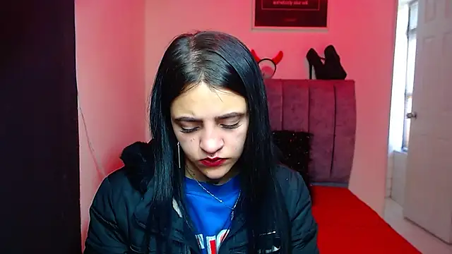 Violettasquirt online show from October 2025 01:18:02 PM