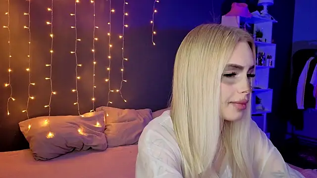 aneta alisha online show from October 2025 12:39:02 PM