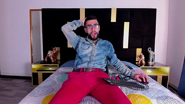 Ethan  Walker online show from February 2025 07:31:02 PM