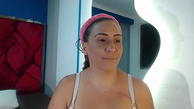 Snapshot of EvaMills1 chatting on January 2025 03:14:02 PM EvaMills1 online show from January 2025 03:14:02 PM