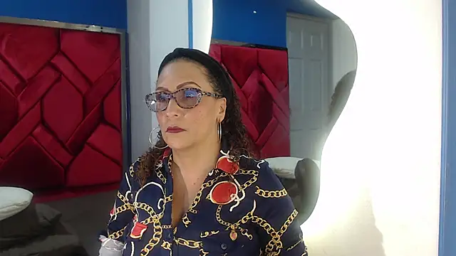 Snapshot of EvaMills1 chatting on January 2025 07:37:01 PM EvaMills1 online show from January 2025 07:37:01 PM