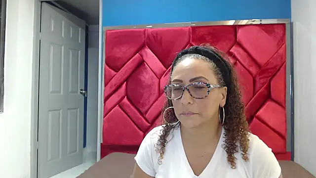 Snapshot of EvaMills1 chatting on February 2025 07:45:02 PM EvaMills1 online show from February 2025 07:45:02 PM