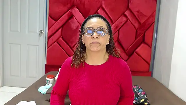 Snapshot of EvaMills1 chatting on February 2025 07:52:01 PM EvaMills1 online show from February 2025 07:52:01 PM