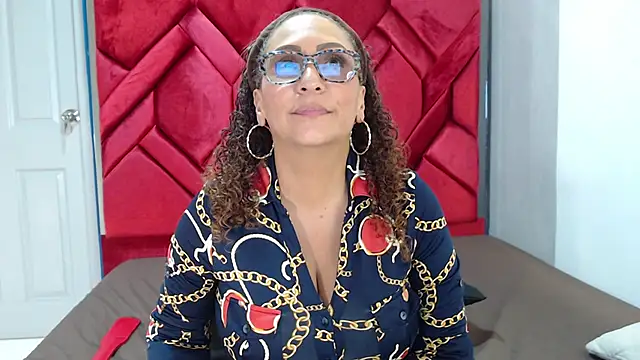 Snapshot of EvaMills1 chatting on March 2025 08:11:01 PM EvaMills1 online show from March 2025 08:11:01 PM