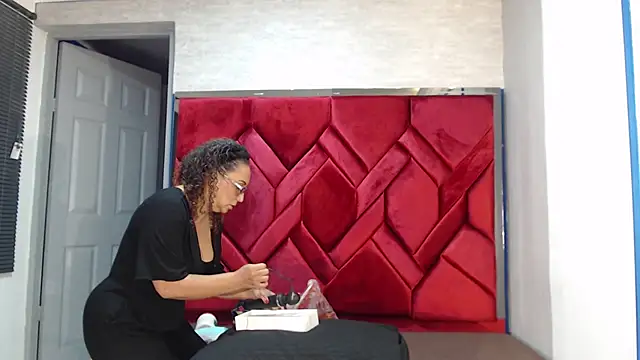 Snapshot of EvaMills1 chatting on March 2025 08:32:01 PM EvaMills1 online show from March 2025 08:32:01 PM