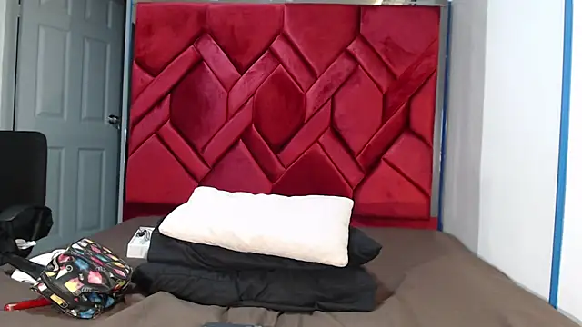 Snapshot of EvaMills1 chatting on March 2025 03:05:02 PM EvaMills1 online show from March 2025 03:05:02 PM