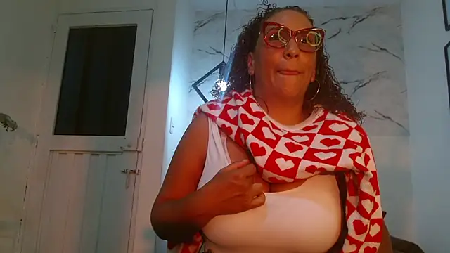 Snapshot of EvaMills1 chatting on September 2025 08:20:02 PM EvaMills1 online show from September 2025 08:20:02 PM