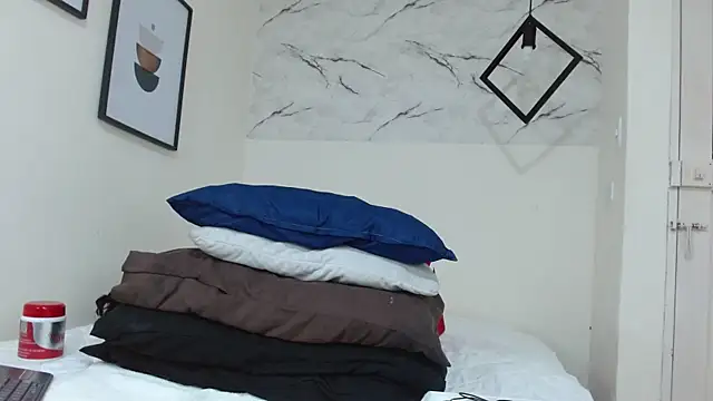 Snapshot of EvaMills1 chatting on November 2025 08:41:01 PM EvaMills1 online show from November 2025 08:41:01 PM