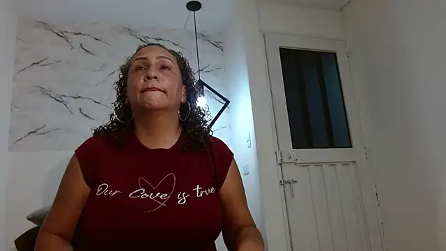 Snapshot of EvaMills1 chatting on November 2025 08:52:01 PM EvaMills1 online show from November 2025 08:52:01 PM