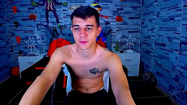 ADAM HOT online show from October 2025 09:35:02 PM