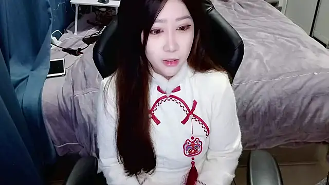 Snapshot of Angelababy001 chatting on January 2025 02:52:01 PM Angelababy001 online show from January 2025 02:52:01 PM