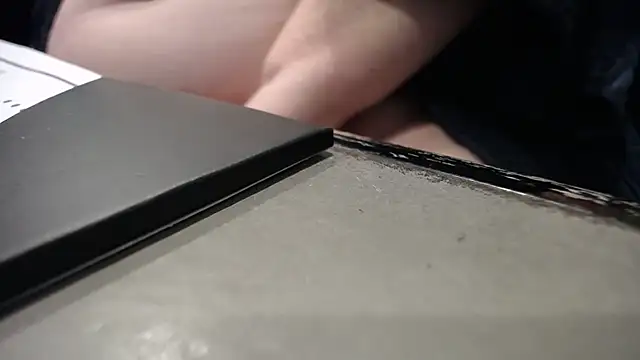 Snapshot of TinyTraps chatting on January 2025 11:23:01 PM TinyTraps online show from January 2025 11:23:01 PM