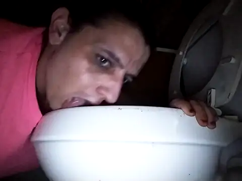 Snapshot of UniqueKorn86 chatting on October 2025 07:34:01 PM UniqueKorn86 online show from October 2025 07:34:01 PM