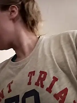 Snapshot of Teagan_B chatting on January 2025 08:11:01 PM Teagan B online show from January 2025 08:11:01 PM