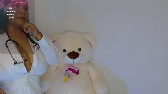 yulissa18 online show from October 2025 09:05:02 PM