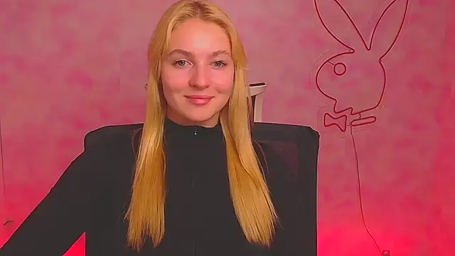 Snapshot of Milka_kiss_ chatting on December 2024 01:29:01 AM Milka kiss  online show from December 2024 01:29:01 AM