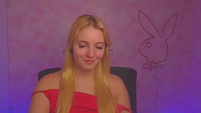 Snapshot of Milka_kiss_ chatting on December 2024 10:40:01 AM Milka kiss  online show from December 2024 10:40:01 AM