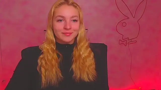 Snapshot of Milka_kiss_ chatting on December 2024 06:56:02 AM Milka kiss  online show from December 2024 06:56:02 AM