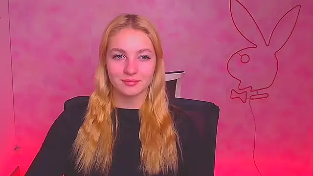 Snapshot of Milka_kiss_ chatting on December 2024 07:12:01 AM Milka kiss  online show from December 2024 07:12:01 AM