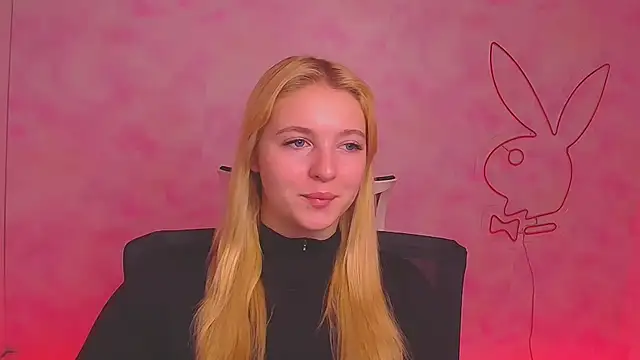 Snapshot of Milka_kiss_ chatting on December 2024 09:33:02 AM Milka kiss  online show from December 2024 09:33:02 AM
