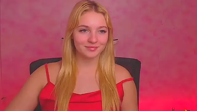 Snapshot of Milka_kiss_ chatting on December 2024 10:14:02 AM Milka kiss  online show from December 2024 10:14:02 AM