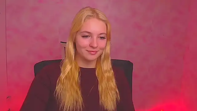 Snapshot of Milka_kiss_ chatting on December 2024 10:12:01 AM Milka kiss  online show from December 2024 10:12:01 AM