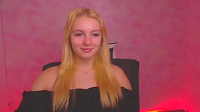 Snapshot of Milka_kiss_ chatting on January 2025 12:35:02 PM Milka kiss  online show from January 2025 12:35:02 PM