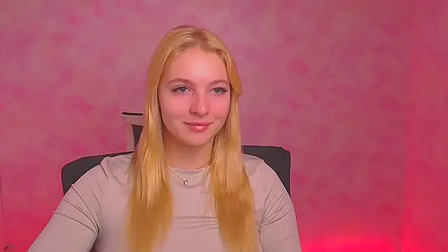 Snapshot of Milka_kiss_ chatting on January 2025 12:27:02 PM Milka kiss  online show from January 2025 12:27:02 PM