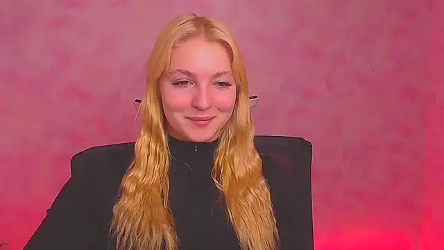 Snapshot of Milka_kiss_ chatting on January 2025 10:21:02 AM Milka kiss  online show from January 2025 10:21:02 AM
