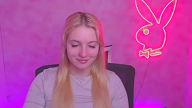 Snapshot of Milka_kiss_ chatting on February 2025 06:04:01 AM Milka kiss  online show from February 2025 06:04:01 AM
