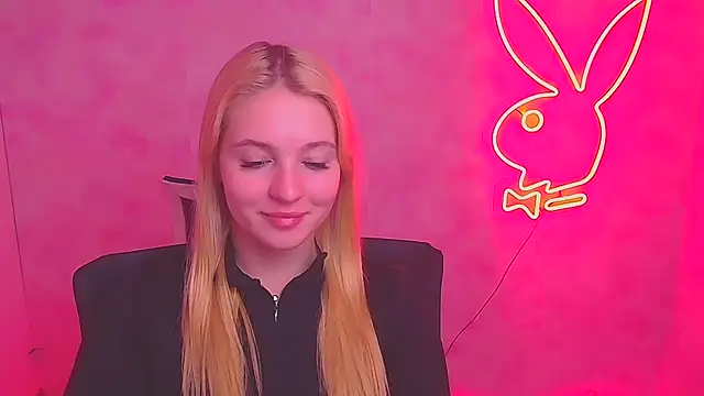 Snapshot of Milka_kiss_ chatting on February 2025 09:58:01 AM Milka kiss  online show from February 2025 09:58:01 AM