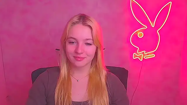 Snapshot of Milka_kiss_ chatting on February 2025 07:12:02 AM Milka kiss  online show from February 2025 07:12:02 AM