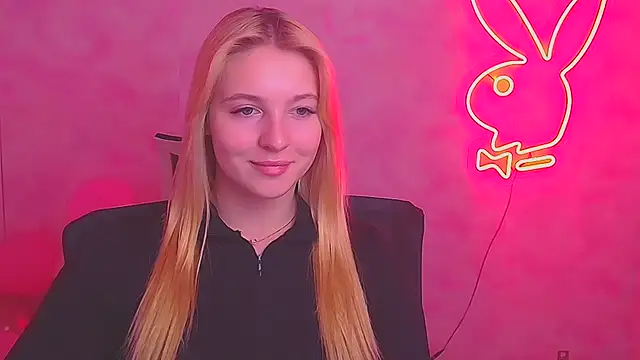 Snapshot of Milka_kiss_ chatting on February 2025 12:36:02 PM Milka kiss  online show from February 2025 12:36:02 PM