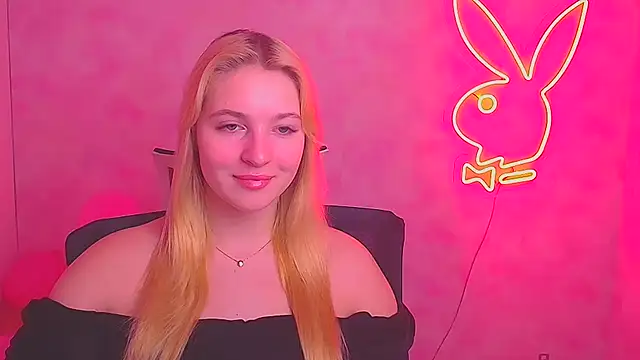 Snapshot of Milka_kiss_ chatting on February 2025 06:39:01 AM Milka kiss  online show from February 2025 06:39:01 AM