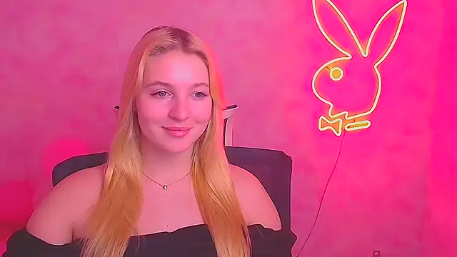Snapshot of Milka_kiss_ chatting on February 2025 09:44:02 AM Milka kiss  online show from February 2025 09:44:02 AM