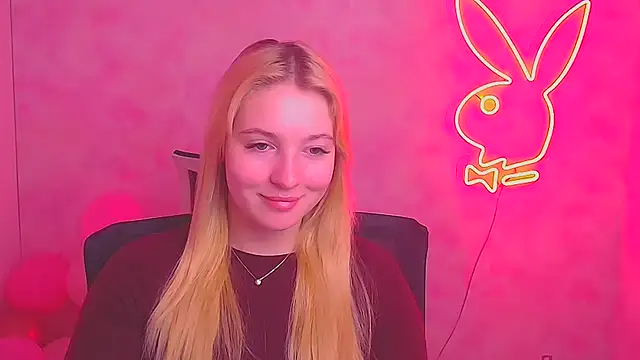 Snapshot of Milka_kiss_ chatting on February 2025 12:37:01 PM Milka kiss  online show from February 2025 12:37:01 PM