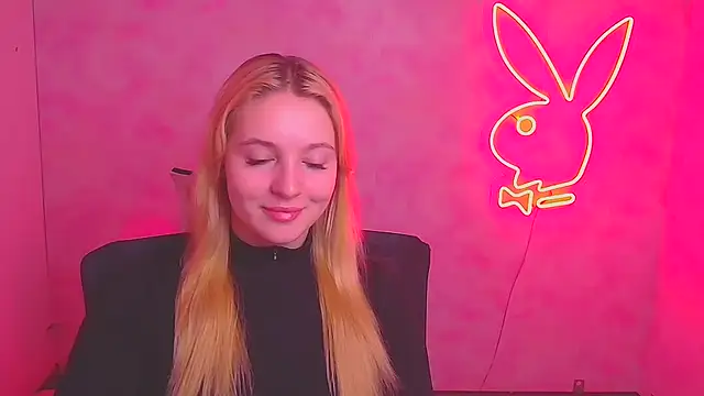 Snapshot of Milka_kiss_ chatting on February 2025 12:23:02 PM Milka kiss  online show from February 2025 12:23:02 PM