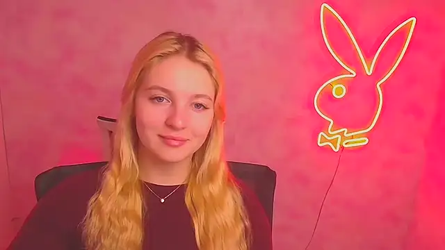 Snapshot of Milka_kiss_ chatting on March 2025 06:58:01 AM Milka kiss  online show from March 2025 06:58:01 AM