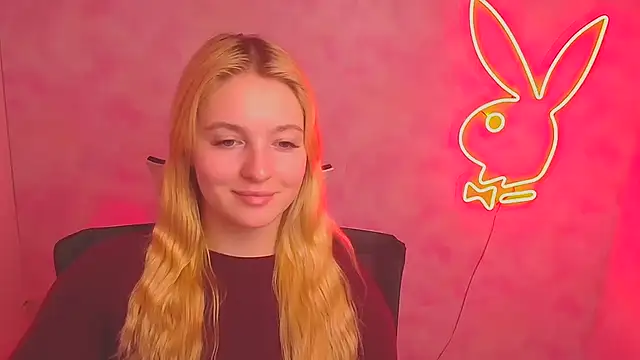 Snapshot of Milka_kiss_ chatting on March 2025 10:13:02 AM Milka kiss  online show from March 2025 10:13:02 AM