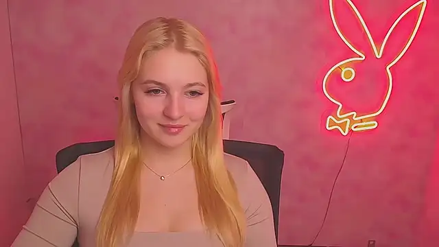 Snapshot of Milka_kiss_ chatting on March 2025 12:34:01 PM Milka kiss  online show from March 2025 12:34:01 PM