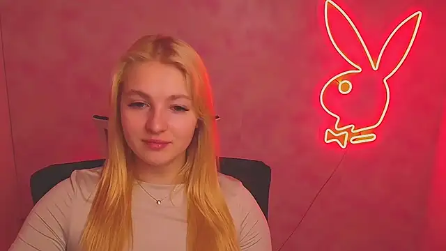Snapshot of Milka_kiss_ chatting on March 2025 12:31:02 PM Milka kiss  online show from March 2025 12:31:02 PM