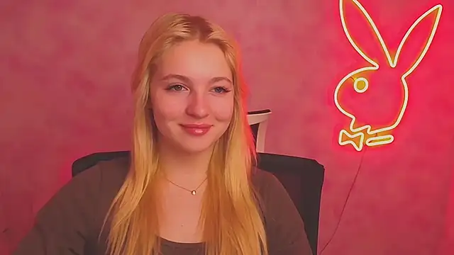 Snapshot of Milka_kiss_ chatting on March 2025 06:58:02 AM Milka kiss  online show from March 2025 06:58:02 AM
