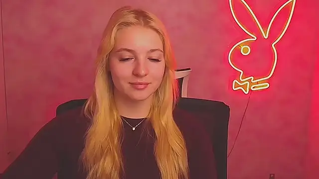 Snapshot of Milka_kiss_ chatting on March 2025 10:03:01 AM Milka kiss  online show from March 2025 10:03:01 AM