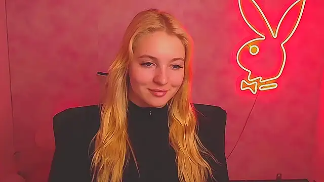 Snapshot of Milka_kiss_ chatting on March 2025 09:49:01 AM Milka kiss  online show from March 2025 09:49:01 AM