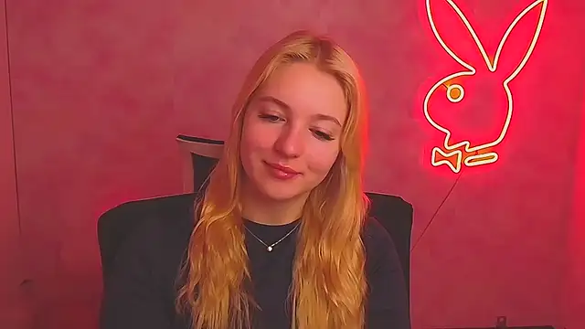 Snapshot of Milka_kiss_ chatting on March 2025 06:46:02 AM Milka kiss  online show from March 2025 06:46:02 AM
