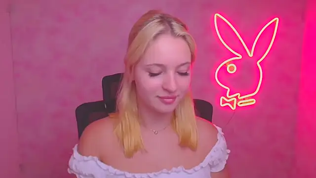 Snapshot of Milka_kiss_ chatting on September 2025 05:51:02 AM Milka kiss  online show from September 2025 05:51:02 AM
