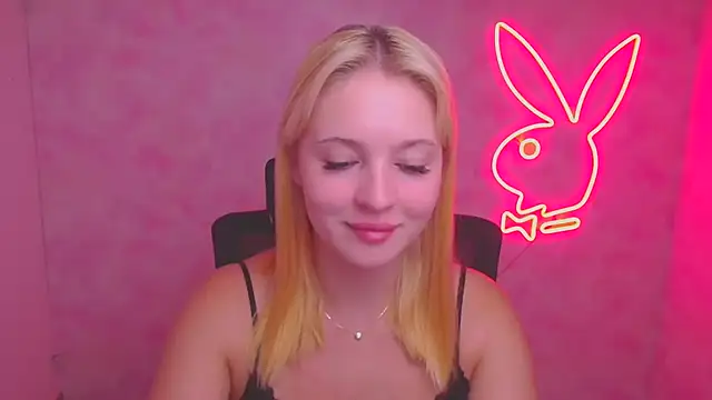 Snapshot of Milka_kiss_ chatting on September 2025 11:21:01 AM Milka kiss  online show from September 2025 11:21:01 AM