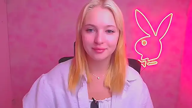 Snapshot of Milka_kiss_ chatting on September 2025 05:52:02 AM Milka kiss  online show from September 2025 05:52:02 AM