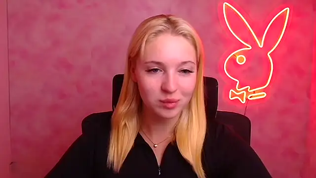 Snapshot of Milka_kiss_ chatting on October 2025 05:59:02 AM Milka kiss  online show from October 2025 05:59:02 AM